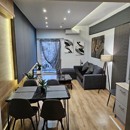 Central 3 Modern Apartment With Free Parking 세레스 외부 사진