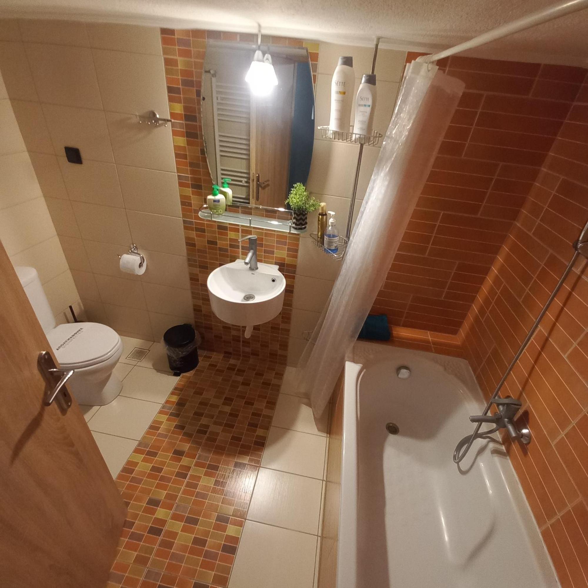 Central 3 Modern Apartment With Free Parking 세레스 객실 사진