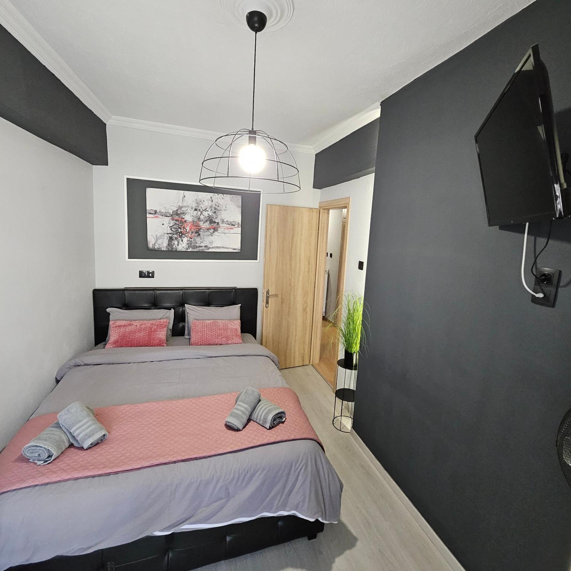 Central 3 Modern Apartment With Free Parking 세레스 외부 사진
