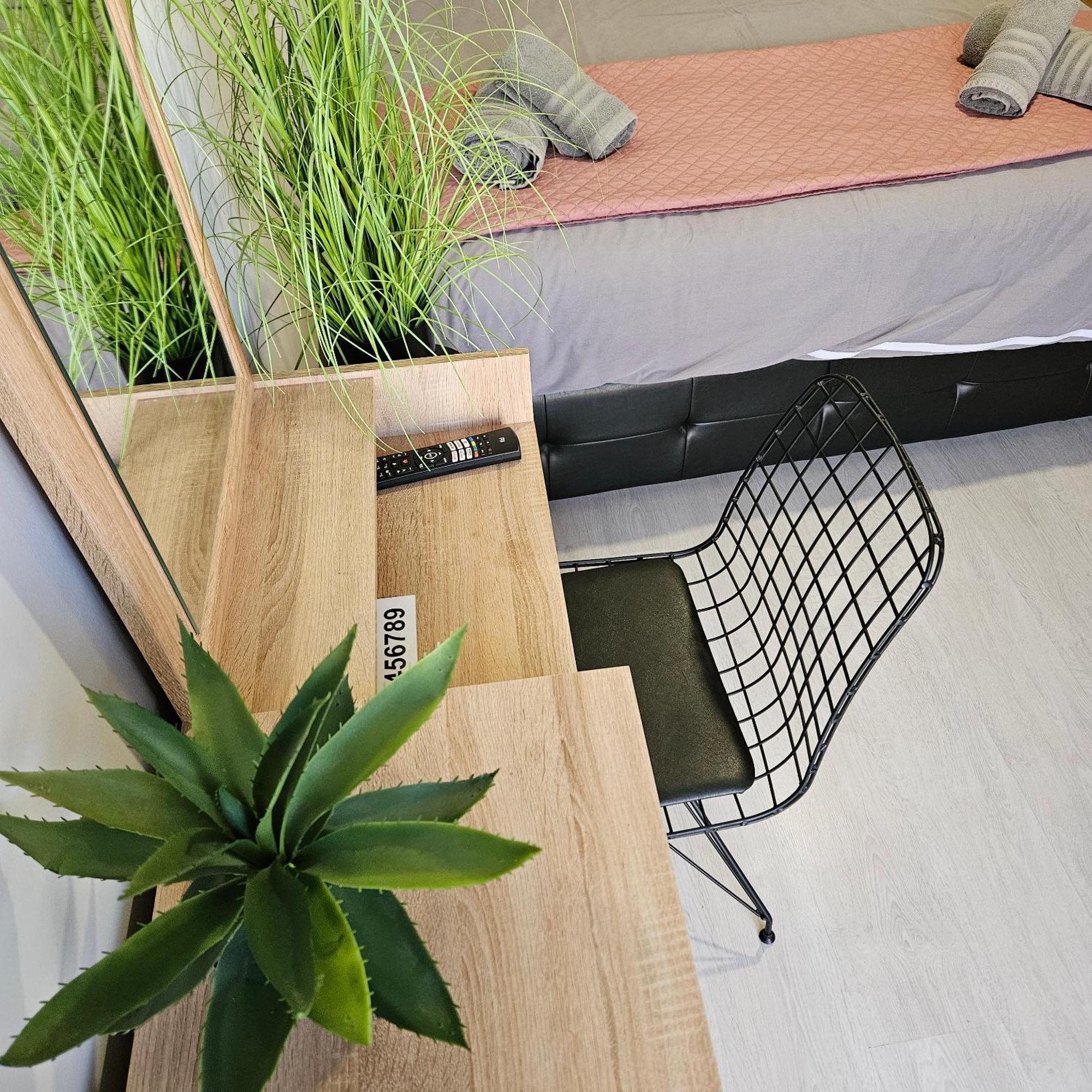 Central 3 Modern Apartment With Free Parking 세레스 외부 사진