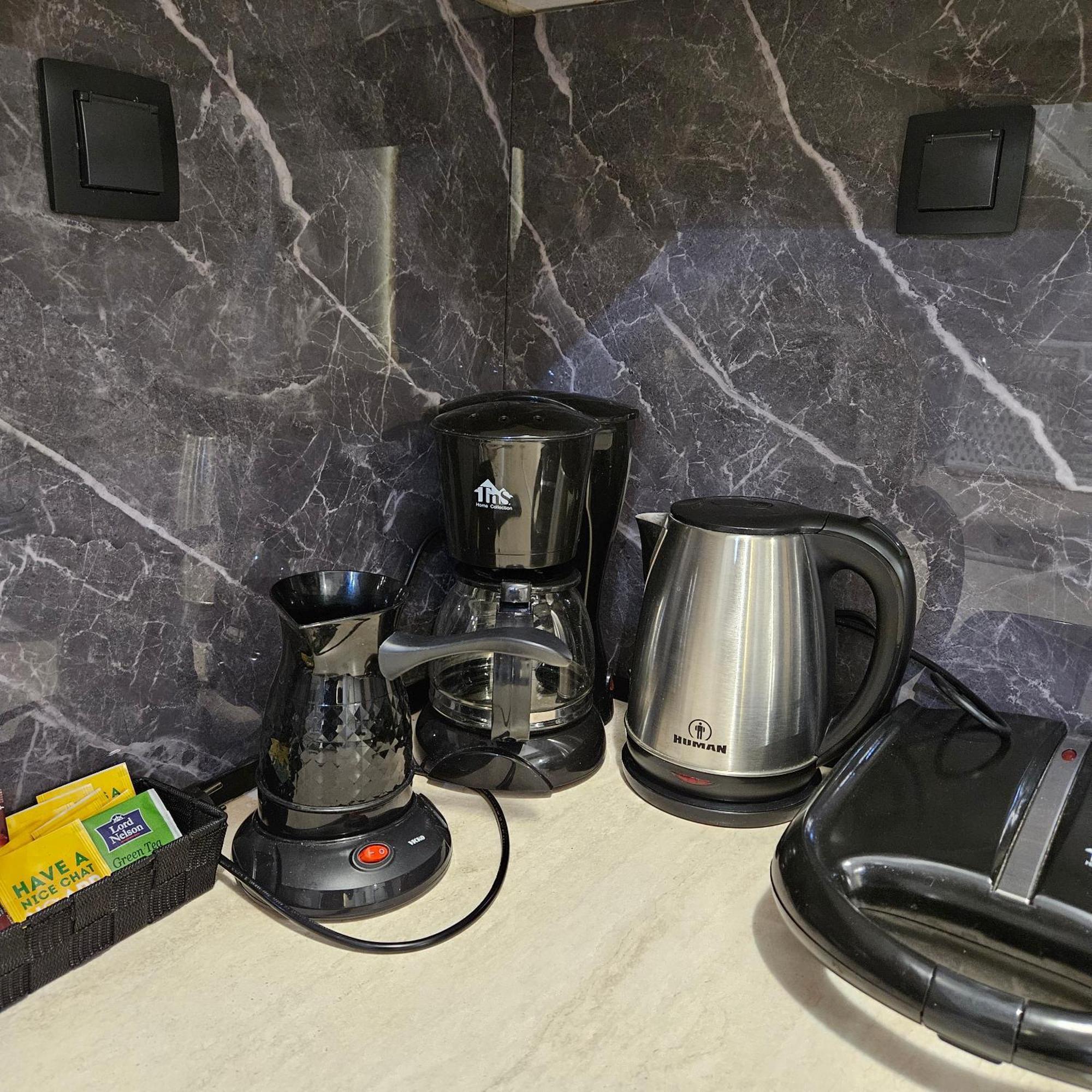 Central 3 Modern Apartment With Free Parking 세레스 외부 사진