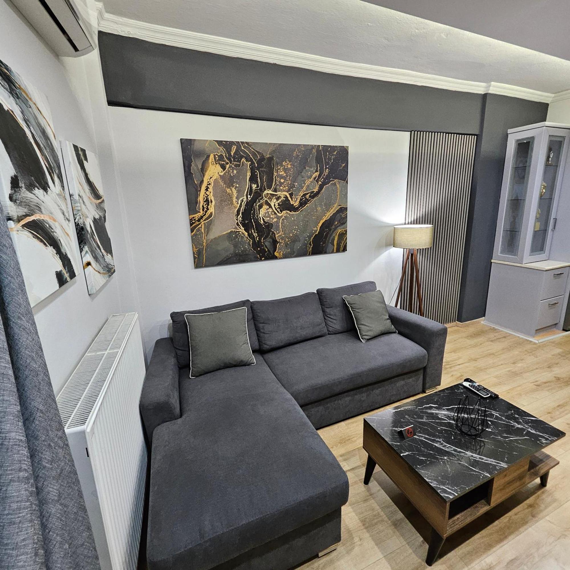 Central 3 Modern Apartment With Free Parking 세레스 외부 사진