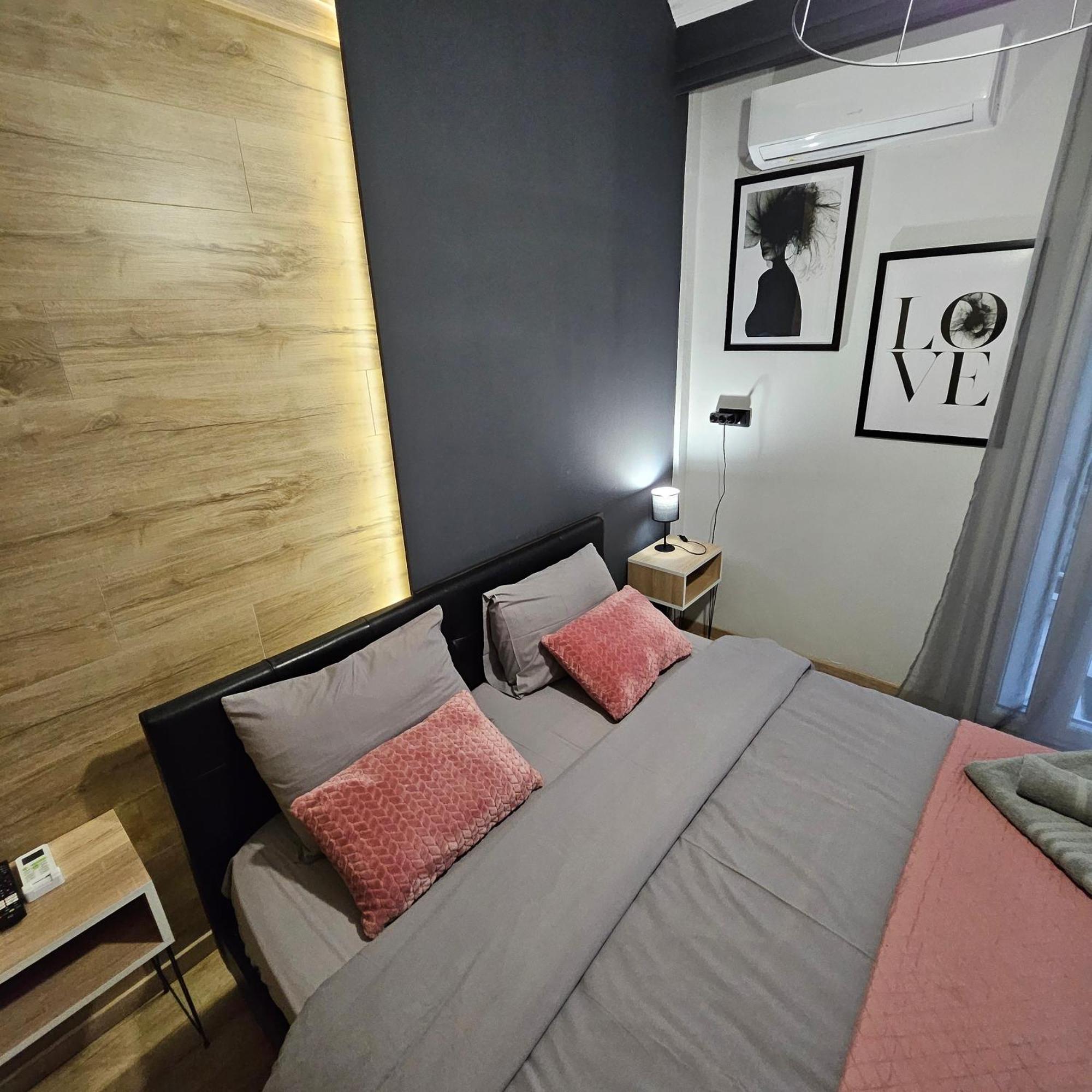 Central 3 Modern Apartment With Free Parking 세레스 외부 사진