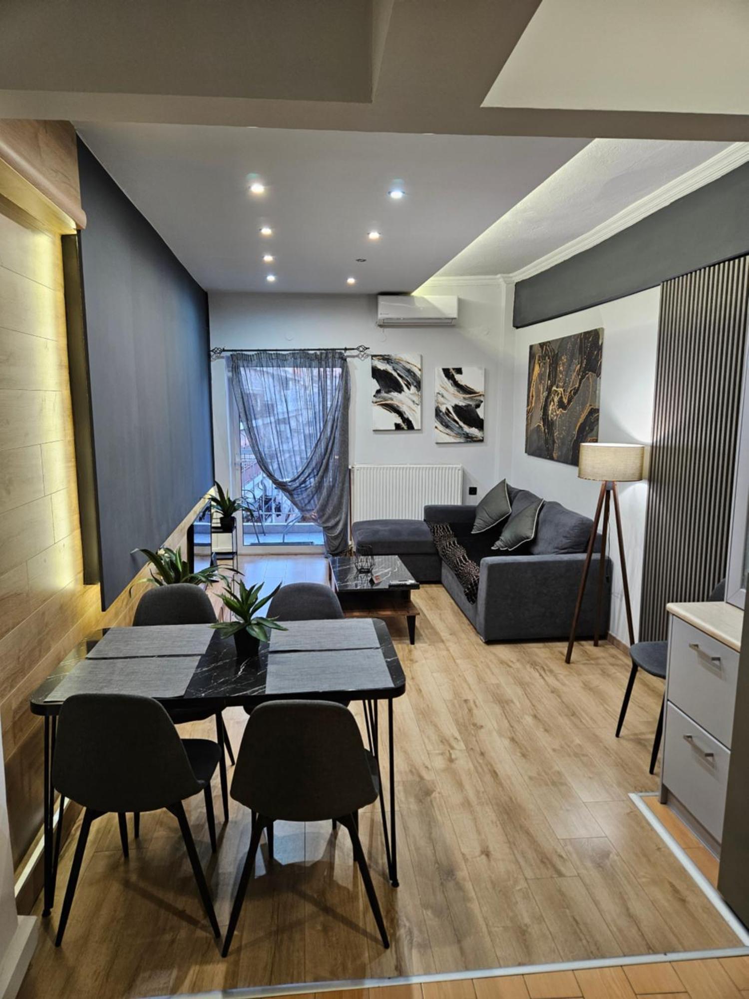Central 3 Modern Apartment With Free Parking 세레스 외부 사진