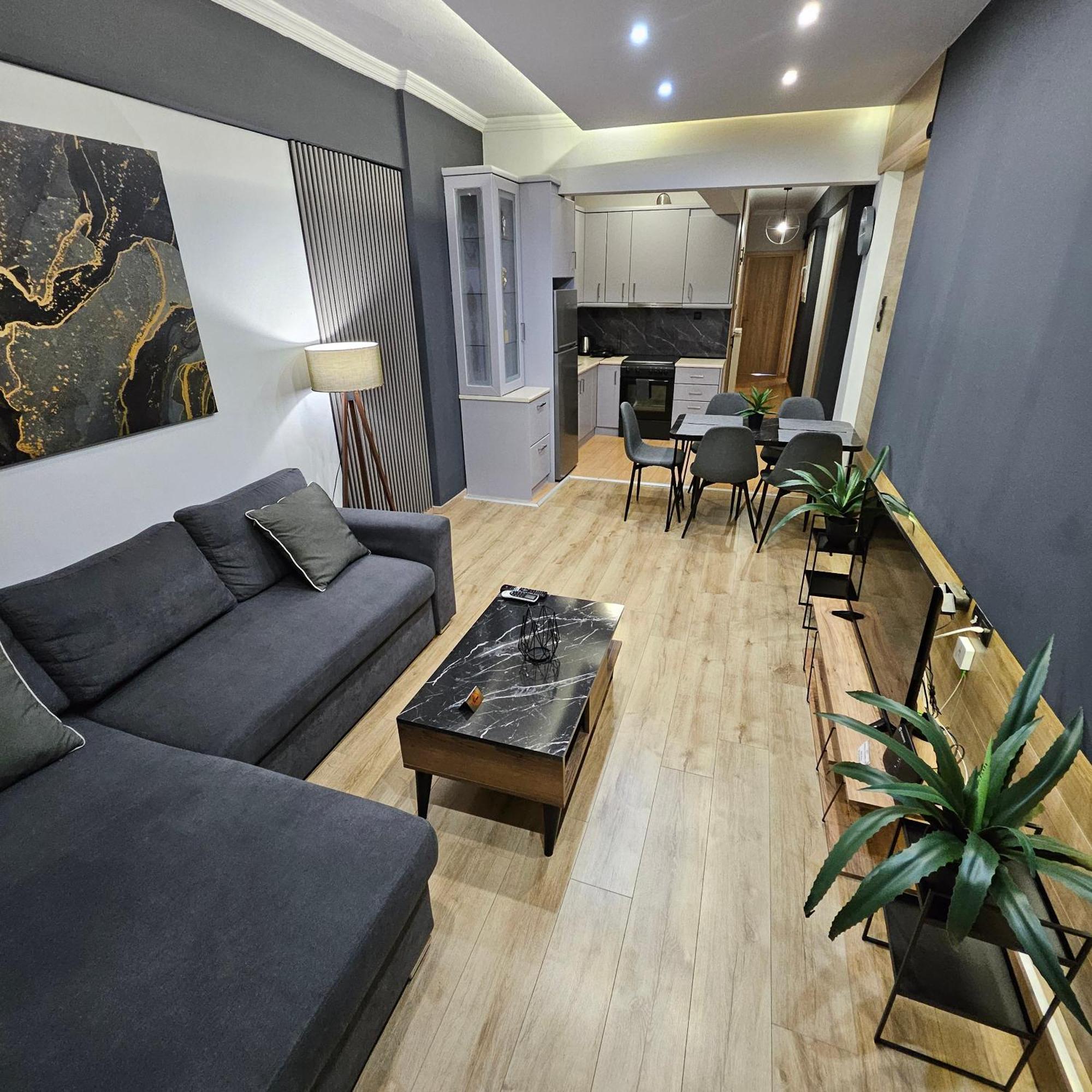 Central 3 Modern Apartment With Free Parking 세레스 외부 사진