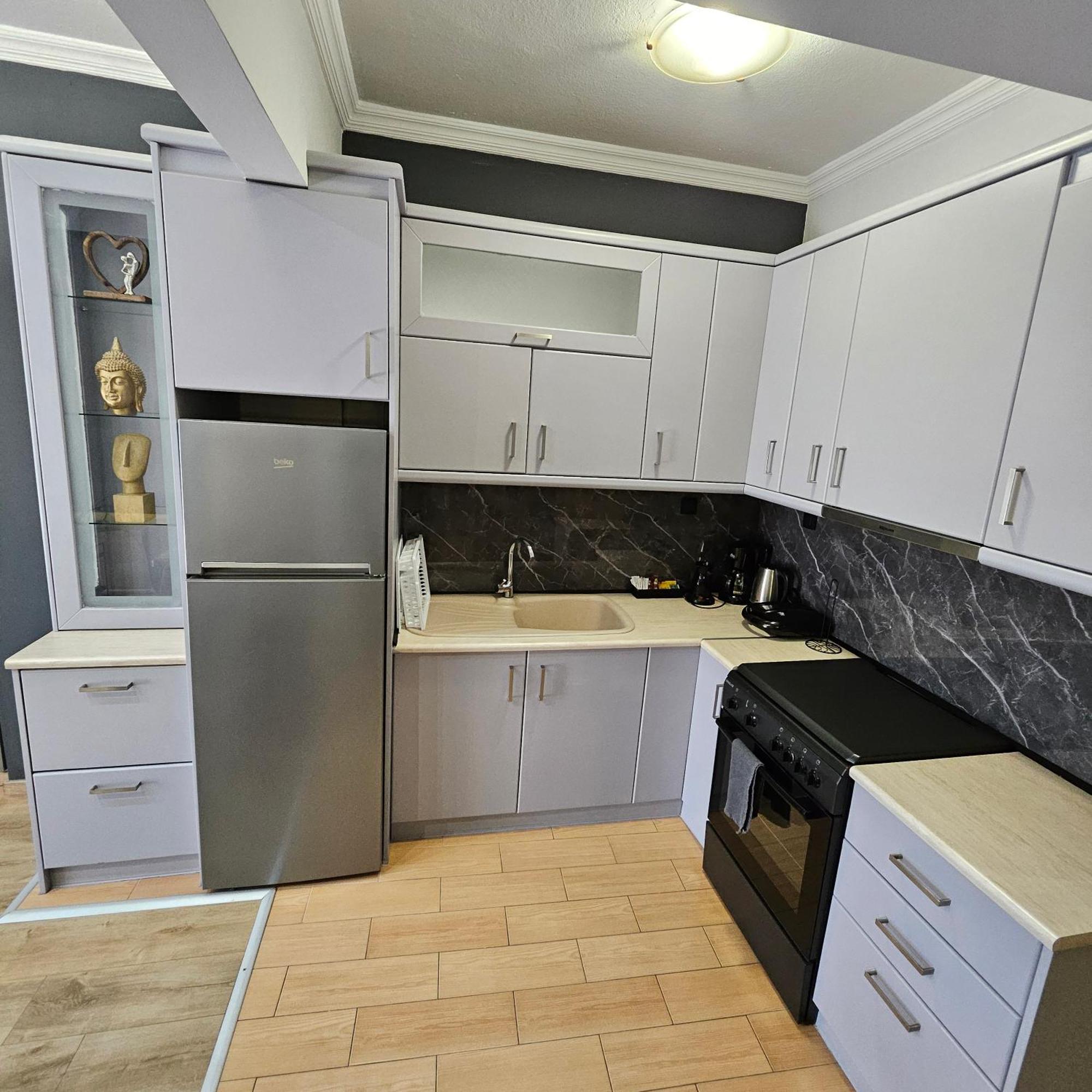 Central 3 Modern Apartment With Free Parking 세레스 외부 사진