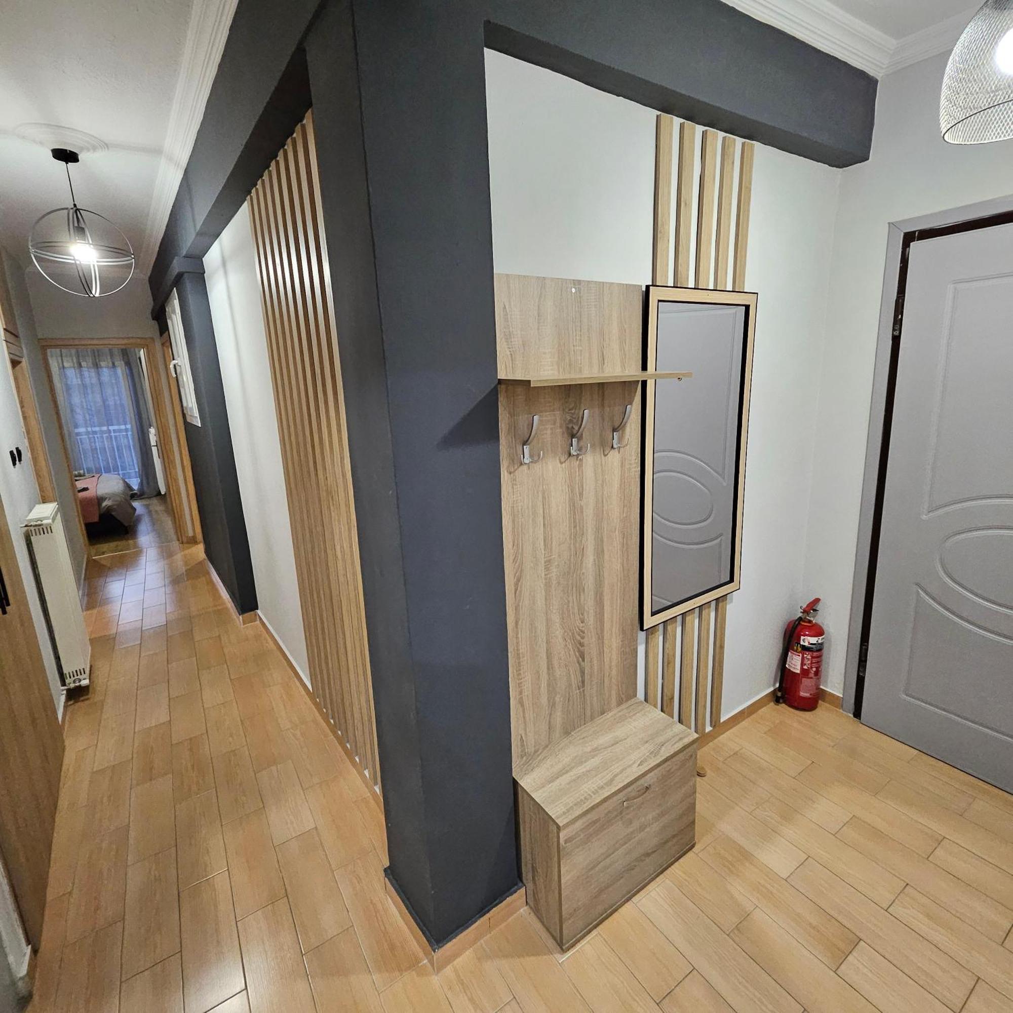 Central 3 Modern Apartment With Free Parking 세레스 객실 사진