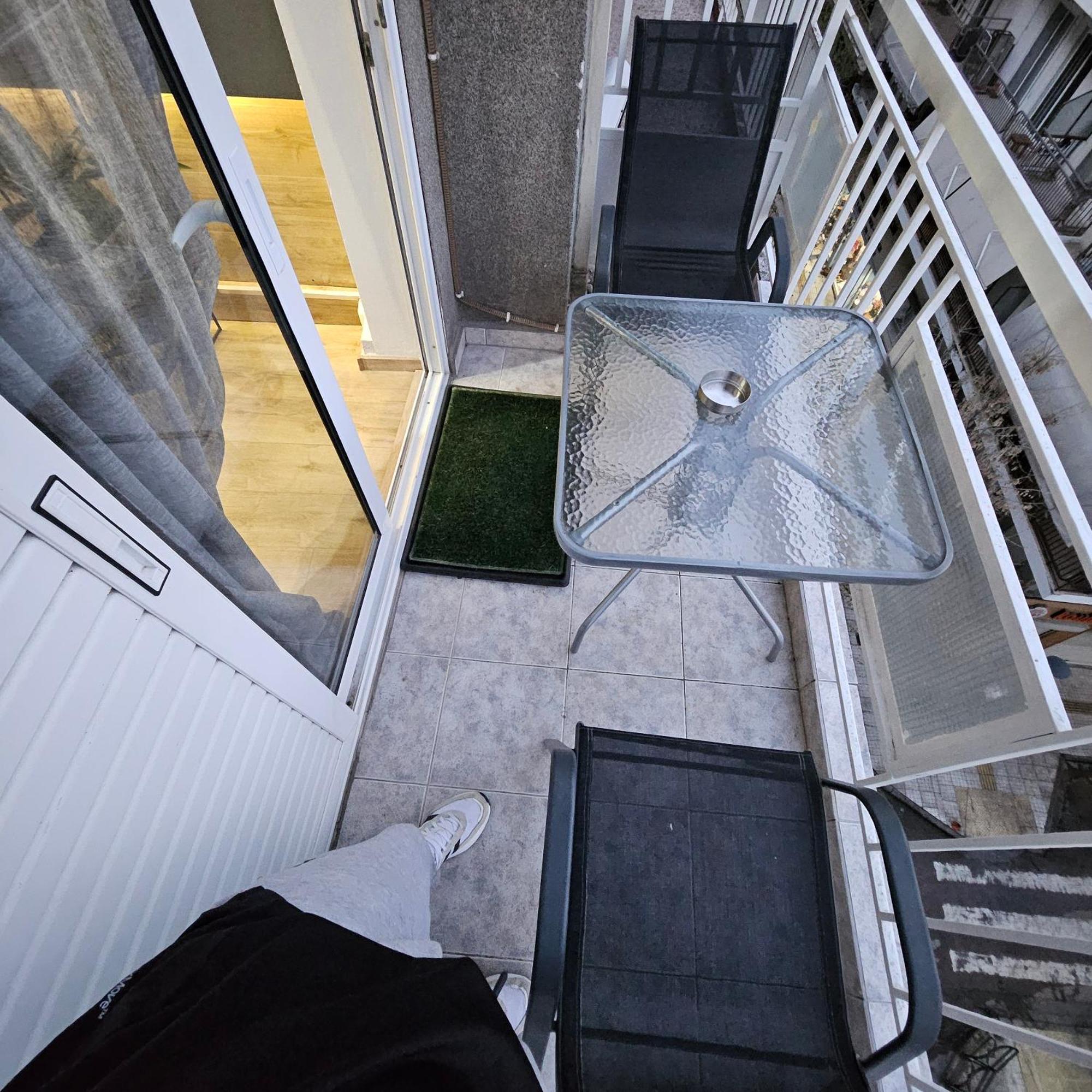 Central 3 Modern Apartment With Free Parking 세레스 외부 사진