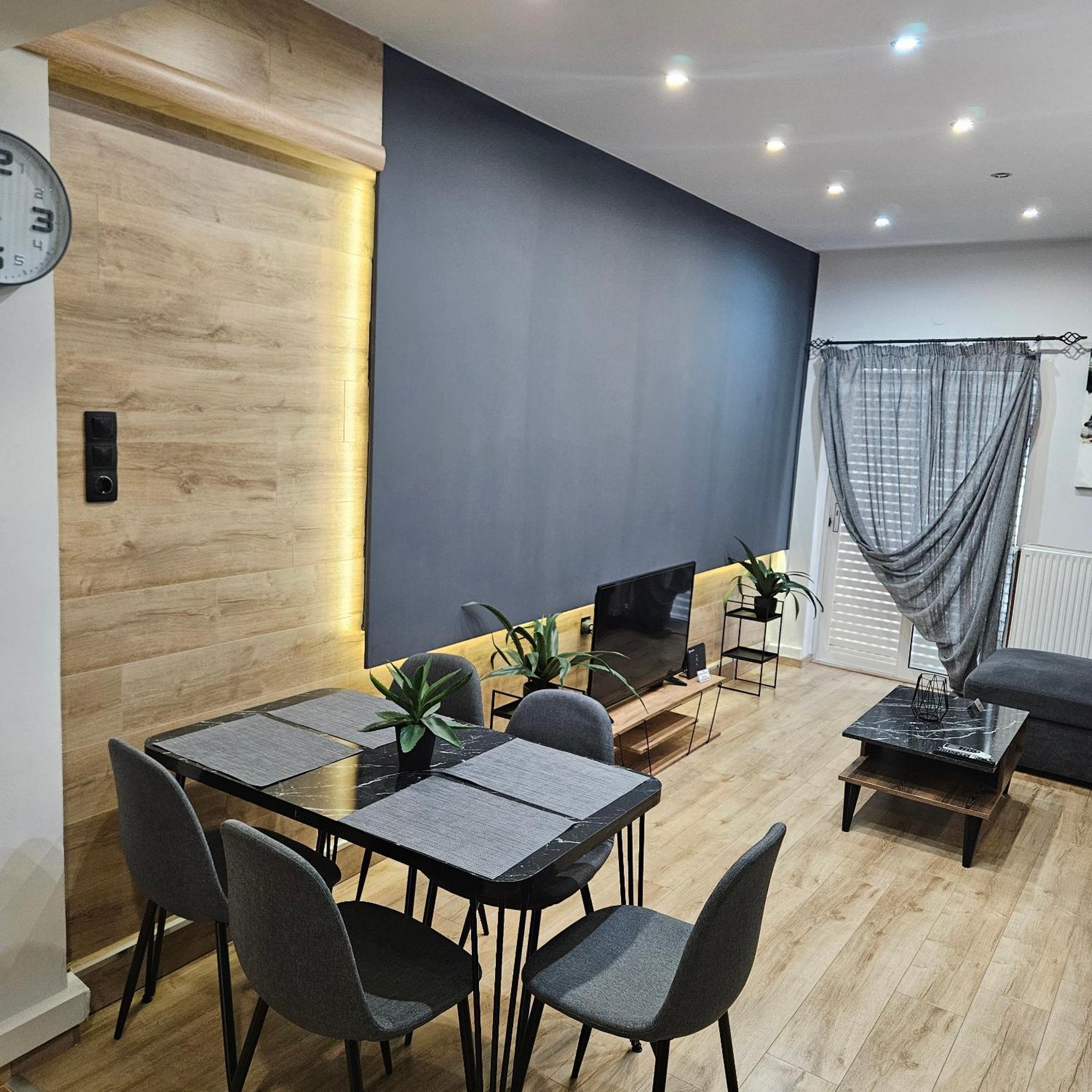 Central 3 Modern Apartment With Free Parking 세레스 외부 사진